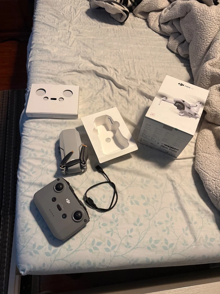 DJI Mini 2 4K Quadcopter with Remote Controller - Gray - Image 3 of 4