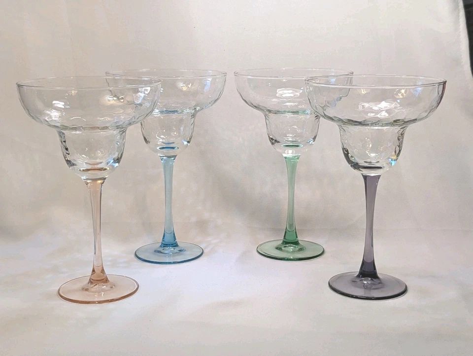 Juego de 4 vasos Margarita de 12 oz con tallos pastel encantadores de vidrio martillado Luminarc Foto 2 de 4