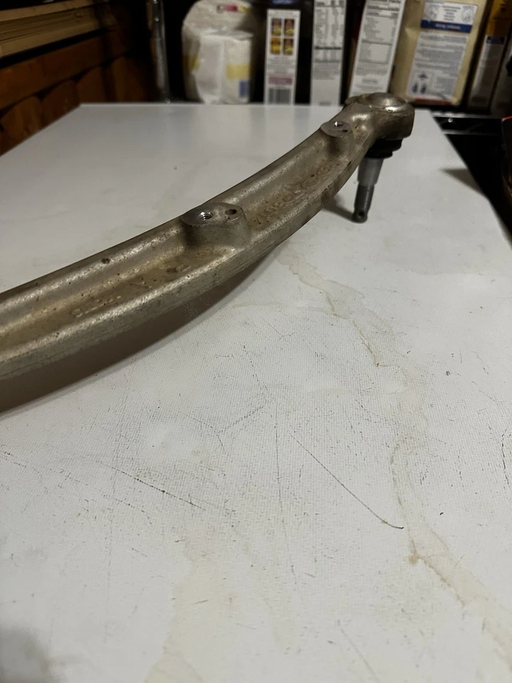 Brazo de control delantero superior derecho fabricante de equipos originales Hyundai Equus Signature 2016 Foto 3 de 4