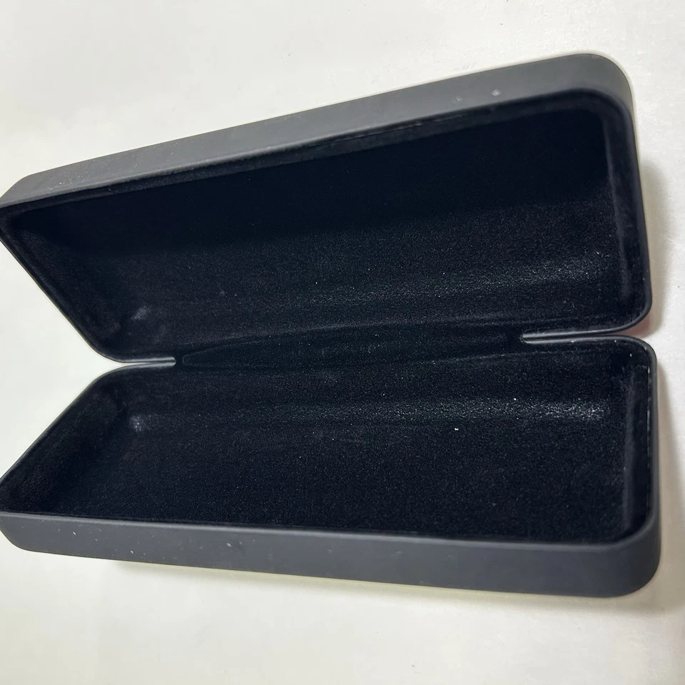 AUTÉNTICO - DKNY - NEGRO MATE - ESTUCHE RÍGIDO PARA GAFAS Foto 3 de 3