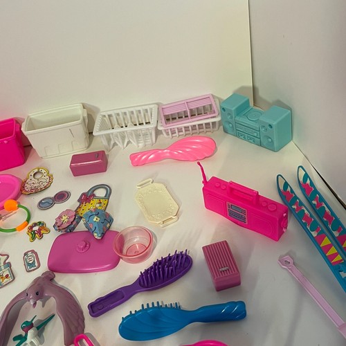 HUGE Vintage Barbie Doll Accessories Lot Bathroom Dining Set 90s 80s Birds Pink - Foto 4 di 20
