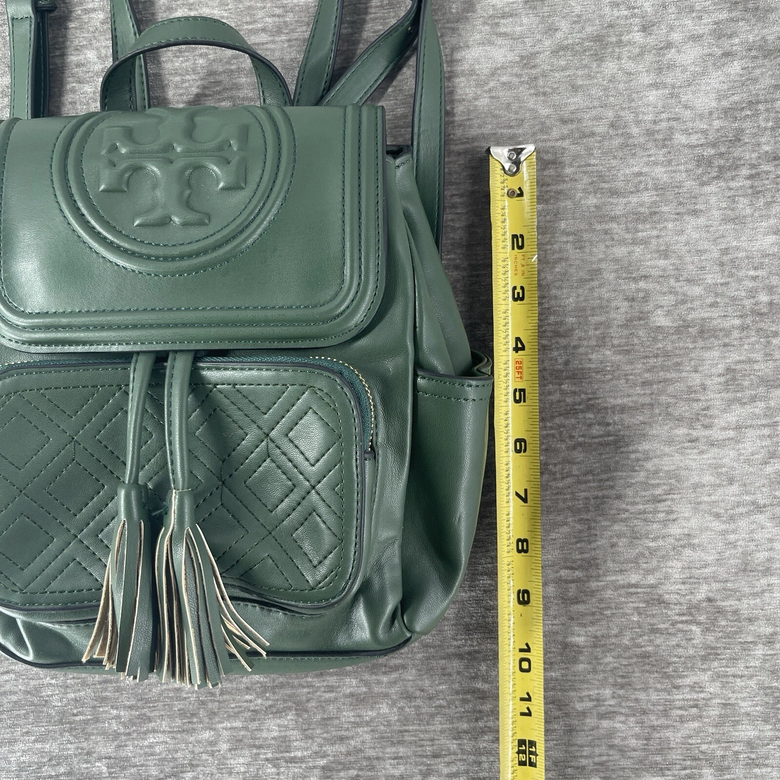Zaino Tory Burch Fleming trapuntato pelle verde tasche tracolla regolabile RARO