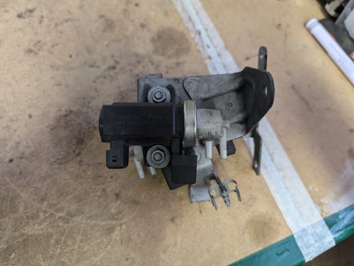 BMW 6 SERIES 650I F12 N63 ENGINE 08-17 VACUUM TURBO SOLENOID VALVE WITH BRACKET - Picture 8 of 9