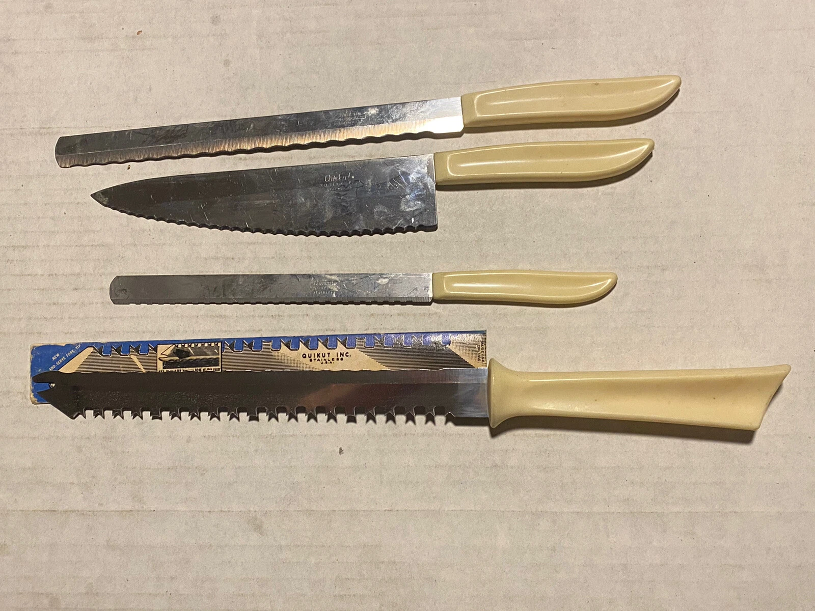 Vintage Quikut Kitchen Knives (4) Ivory/Cream Handle *( Chef Carving Serrated )