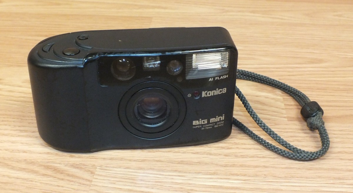 Konica (BM-411Z) Big Mini Super Compact Zoom 35-70mm Collectible