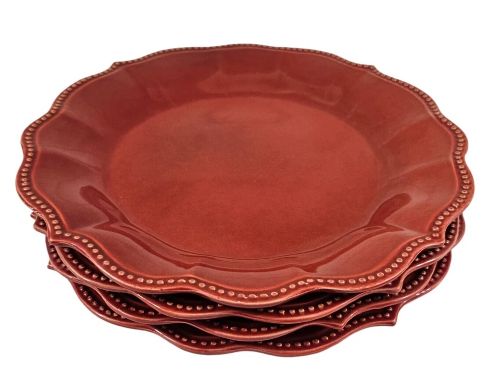 Platos de cena rojos con borde festoneado y cuentas The Pioneer Woman Paige - Juego de 4 Foto 3 de 4