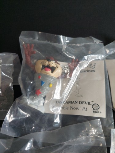 Looney Tunes Collector Figurines Shell Oil Lot 6 - Porky, Sylvester, Yosemite - Picture 4 of 9