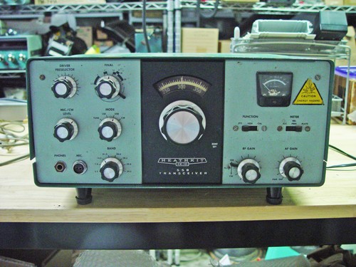 HEATHKIT HW-101 SSB/CW Ham Radio Transceiver. With manuals Tested, works