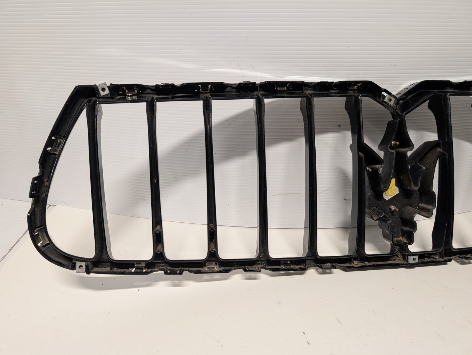 2014-2017 Maserati Ghibli Front Bumper Center Radiator Grille 