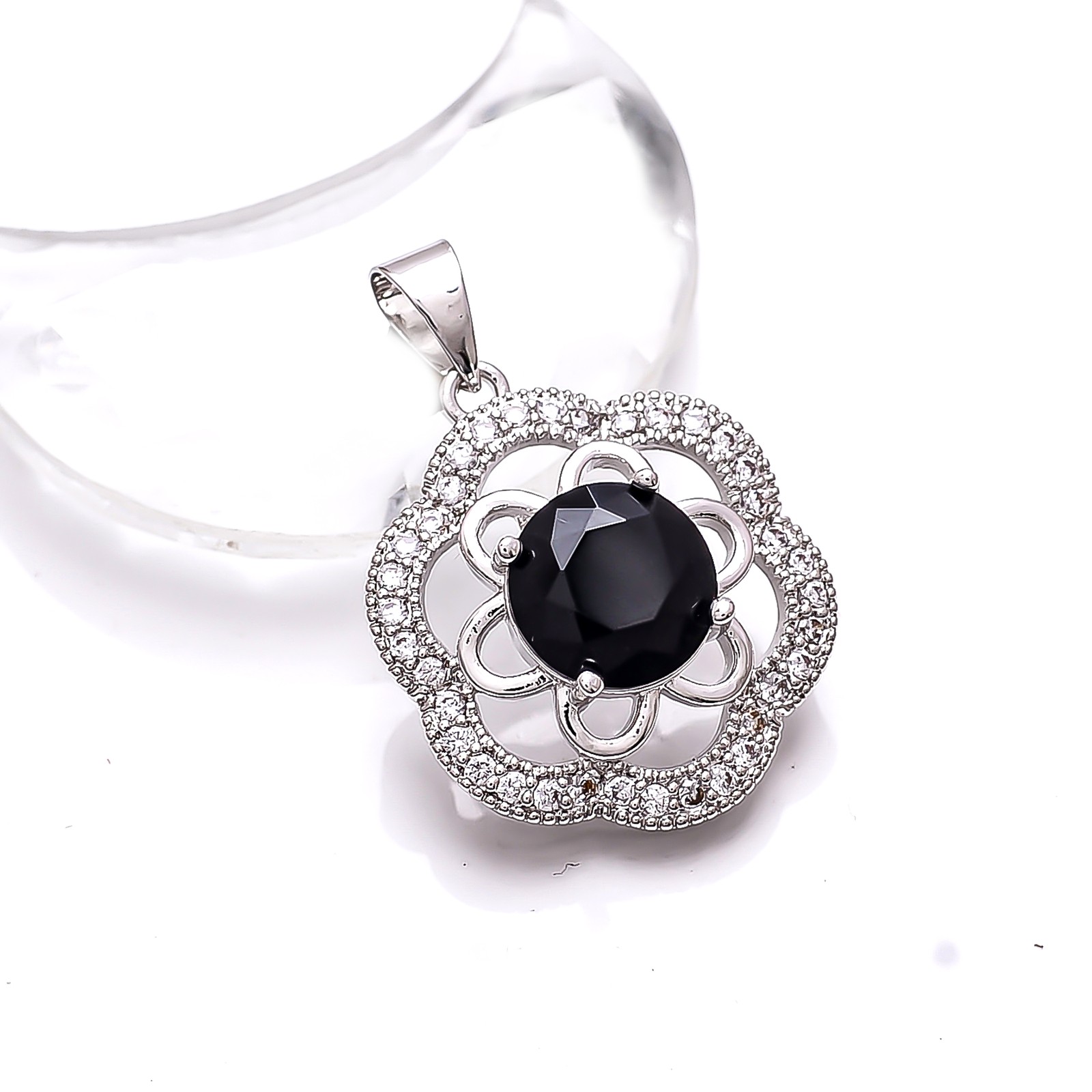 Black Onyx & Cubic Zirconia Gemstone 925 Silver Flower Pendant 1.20
