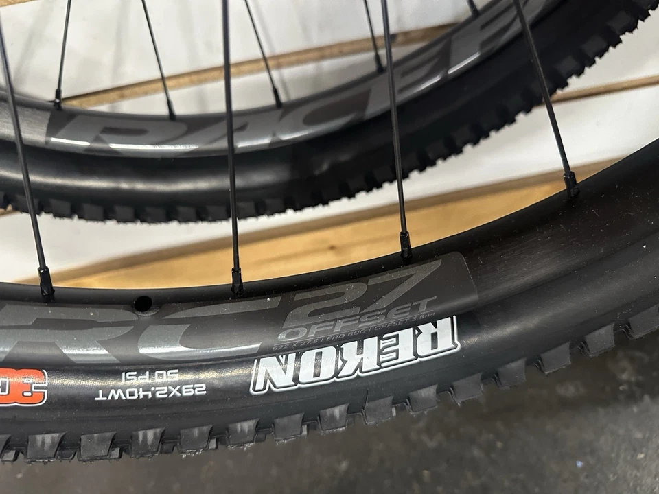 Juego de ruedas Raceface Arc 30 Offset DT Swiss 350 Sram XD Rear Boost 148 2026 Foto 4 de 4