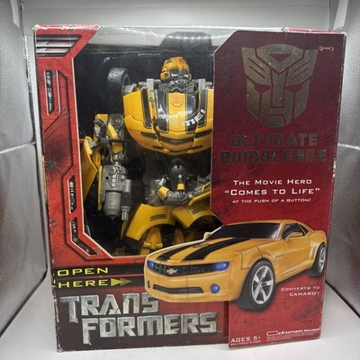 Hasbro Transformers 2007 Movie Ultimate Bumblebee Autobot Action Figure