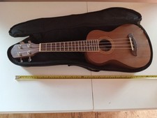 Vintage VINCI SIGNATURE Model VU2 Ukulele With Nice STAGG Gig Bag