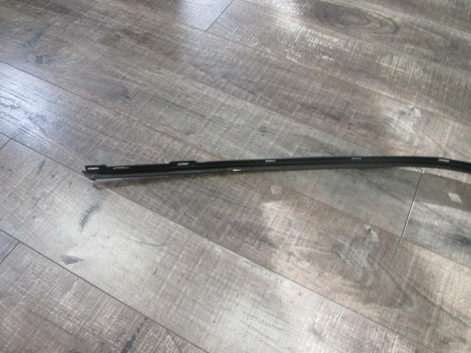 Maserati 4200 cupé - moldura de techo derecho P/N 386100110 Foto 3 de 4