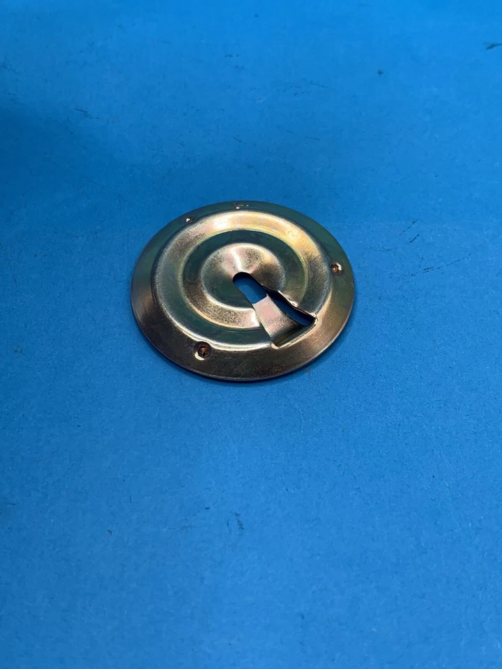 Paquete de 8 clips de retención de moldeo de panel basculante para retenedores de moldura inferior GM Chevy Foto 4 de 4