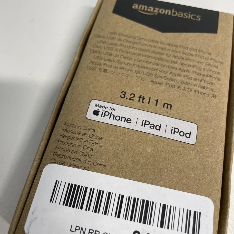 Amazon 3.2 foot USB Charging Sync Cable Compatible Apple iPod/iPhone 4s/4/3GS - Image 4 of 4