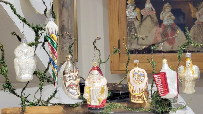 Angel, Quarter Moon, Owl, Icicle, Lion, etc. Seven 1960s-80s W. German Orns.