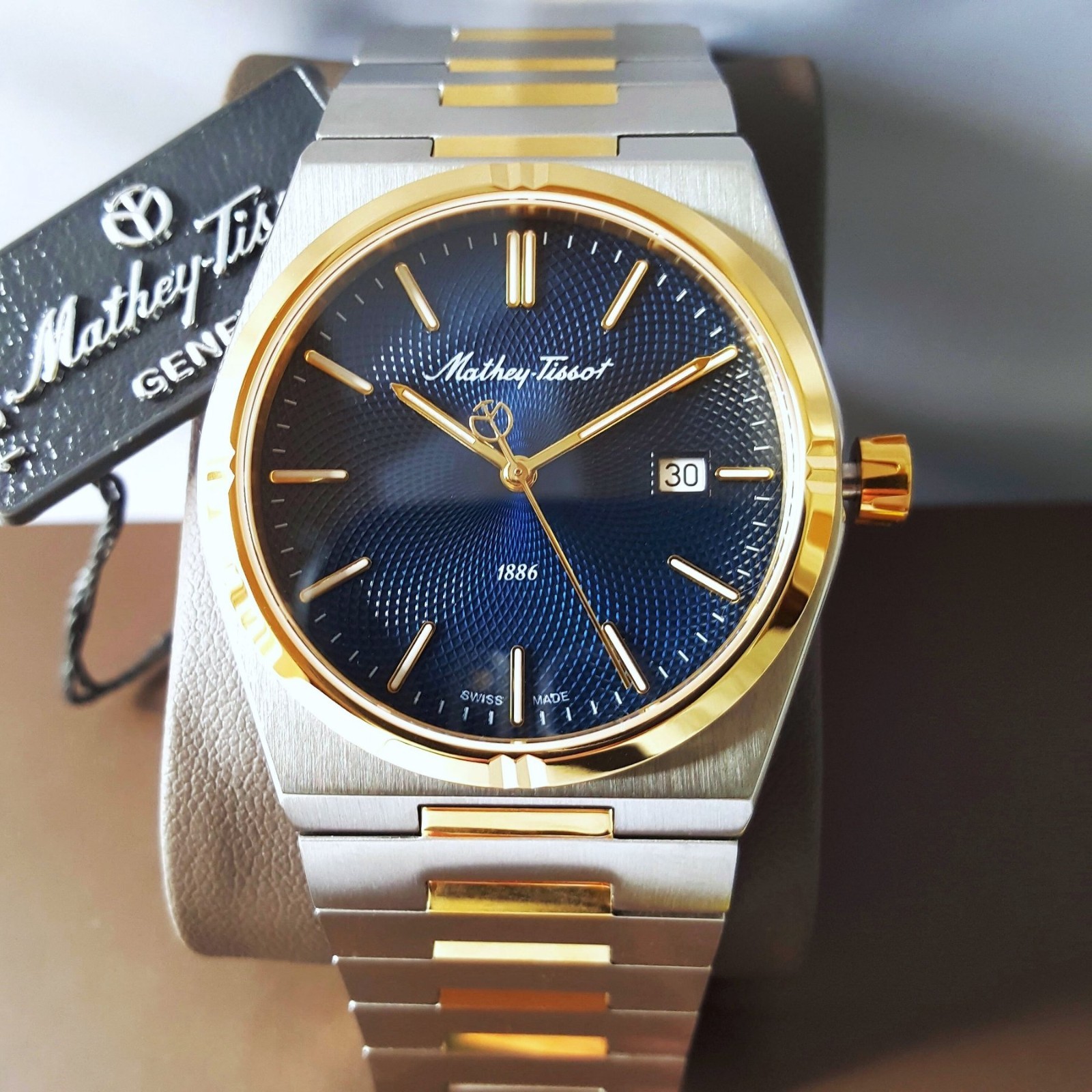 Mathey-Tissot Zeus montre de luxe avec cadran guilloché argenté pour homme