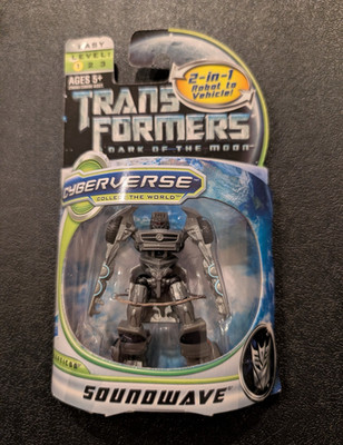Hasbro Transformers Dark of the Moon Cyberverse Soundwave Transforming
