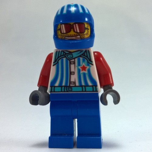 Captain Stunt - LEGO Minifigure Racers