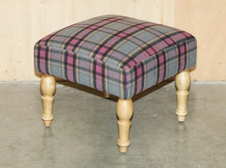 LOVELY VINTAGE MEDIUM SIZED FOOTSTOOL WITH SCOTTISH TARTAN CHECK WOOL UPHOLSTERY - Image 2 of 4