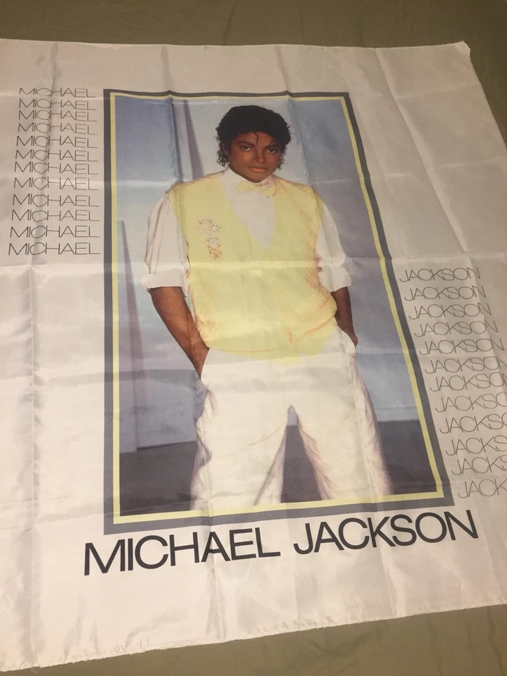 稀有 1983 年原版大 45 英寸 X 45 英寸丝绸海报迈克尔·杰克逊 + 更多惊悚片套装 — 第 3/4 张图片