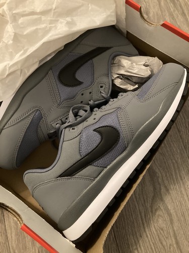 nike windrunner trainers grey