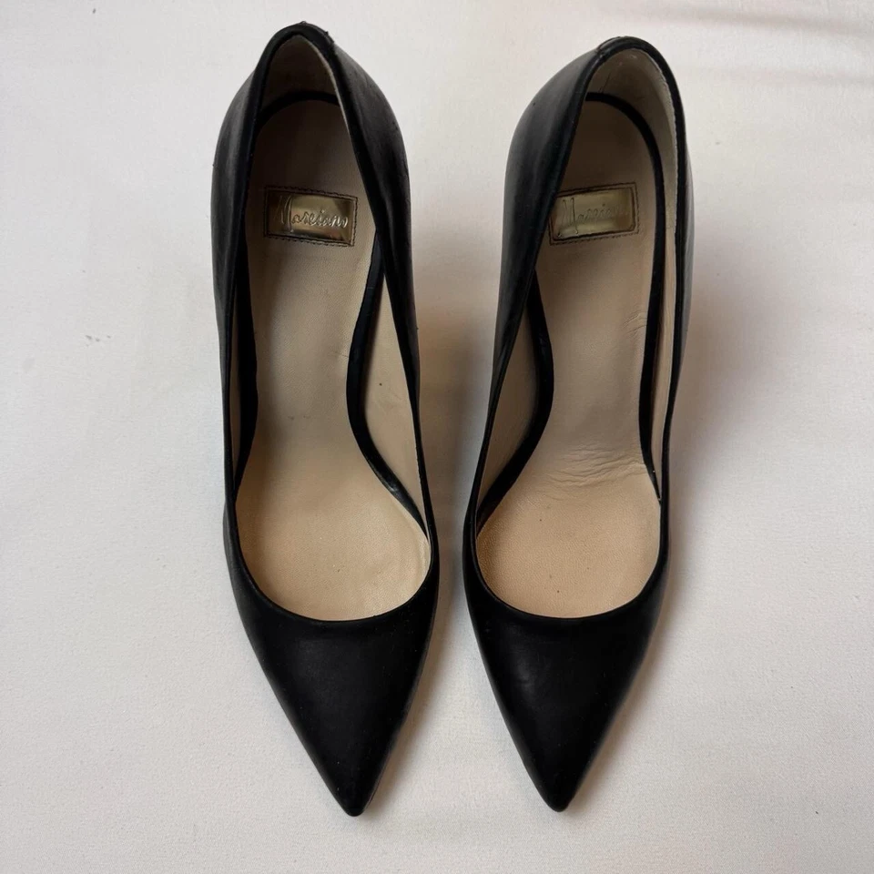 Zapatos de tacón de aguja Guess Marciano 'Elsa' negros y dorados, talla 7 W, clásicos  Foto 4 de 4