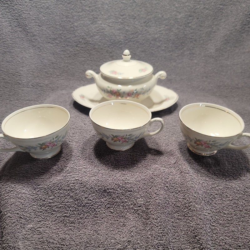 vintage Homer Laughlin Eggshell Nautilus  Sugar Bowl and tea cup set 