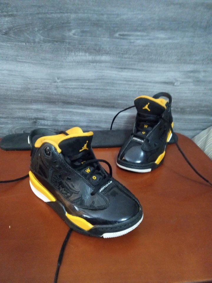 Zapatillas Jordan Big Kids Dub Zero,Negro/Taxi-Blanco talla 11C DV1359-017 2022 Foto 2 de 4