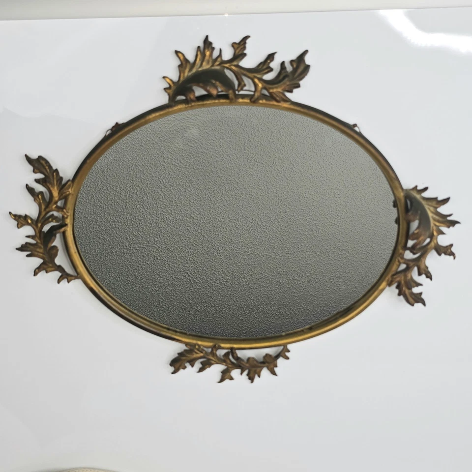 Espelho antigo de latão dourado com folhas ornamentadas PESADO - Imagem 3 de 4