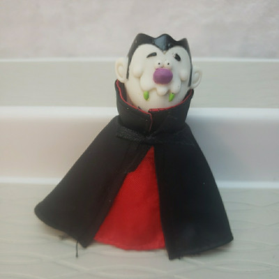 Vintage Russ Finger Puppet Rubber Cloth Cape VAMPIRE 3'' Cute Painted Face