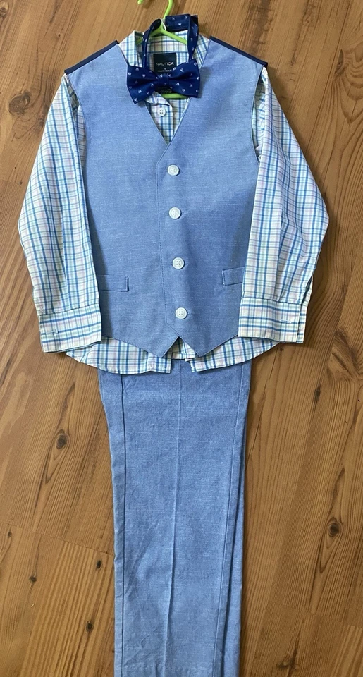 Traje de cuatro piezas Nautica para niños talla 7 camisa/pantalón/corbata/chaleco excelente estado. Foto 3 de 4