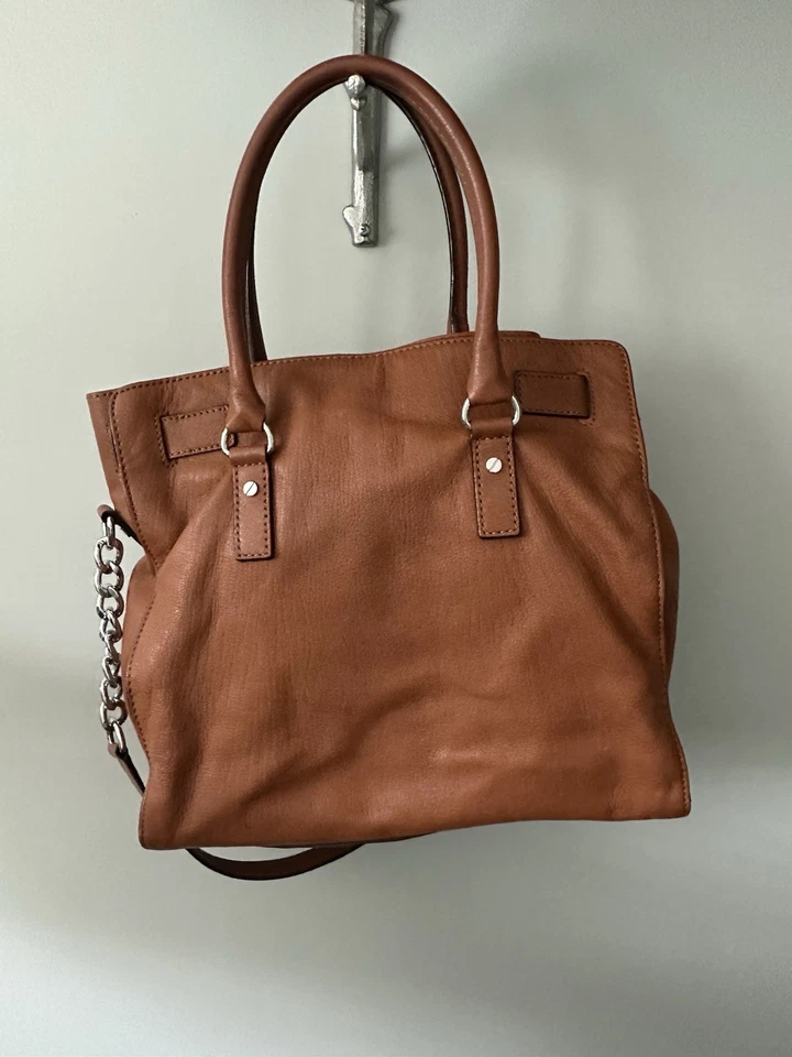 Bolso Bandolera Michael Kors Grande Camel Marrón Cuero Suave Hamilton Otoño Foto 2 de 4