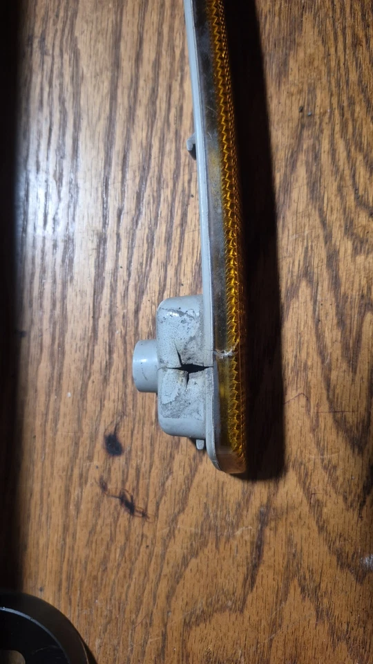 03-07 Saab 9-3 Factory LF. Parte de luz de marcador # 12785954 Foto 2 de 4