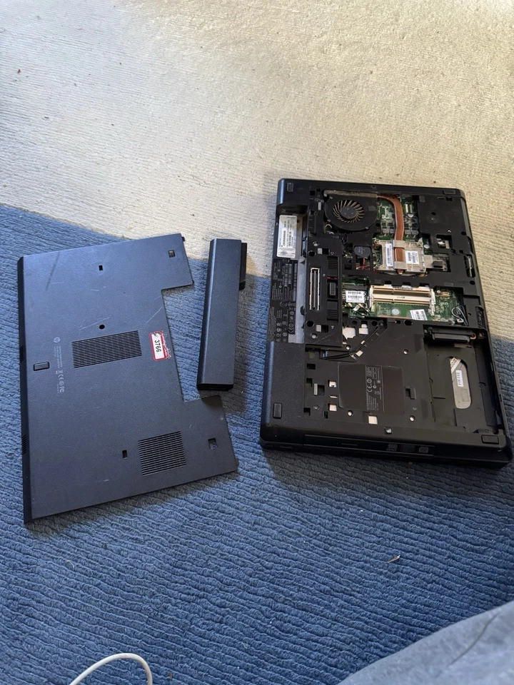 Portátil HP ProBook 6570b 15,6" Core i5-3110M 2,40 GHz sin RAM sin disco duro como está Foto 2 de 4