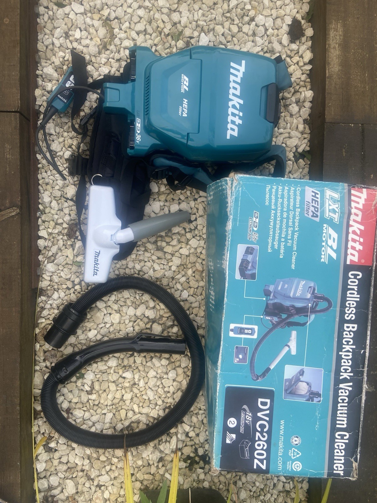 Makita DVC260Z Cordless Backpack Vacuum Cleaner bare - never used 
