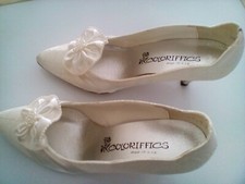 Womens white Coloriffics dyeable wedding embroidered mesh  shoes Size 8 medium