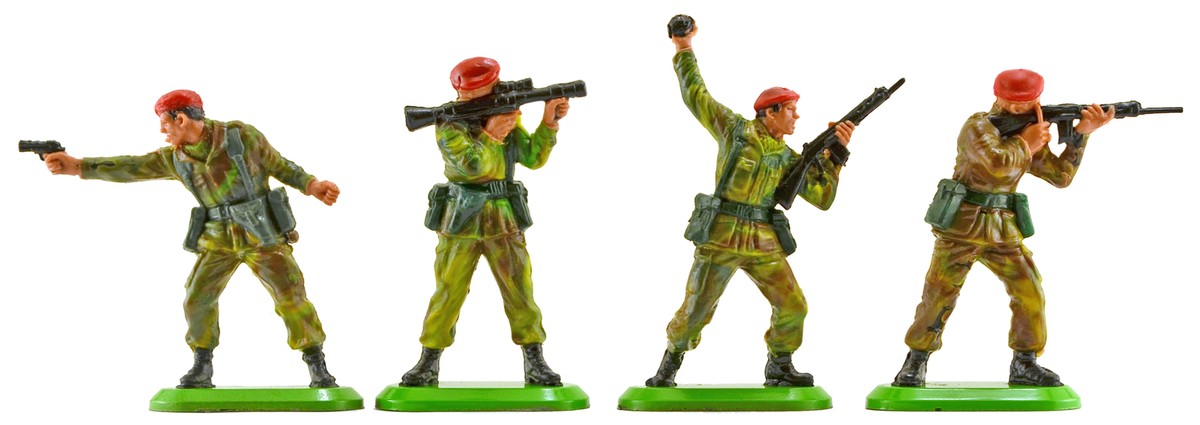 Britains SuperDeetail British Paratroopers - # 6300 mib 1980 Britains SuperDeetail British Paratroopers - # 6300 mib 1980