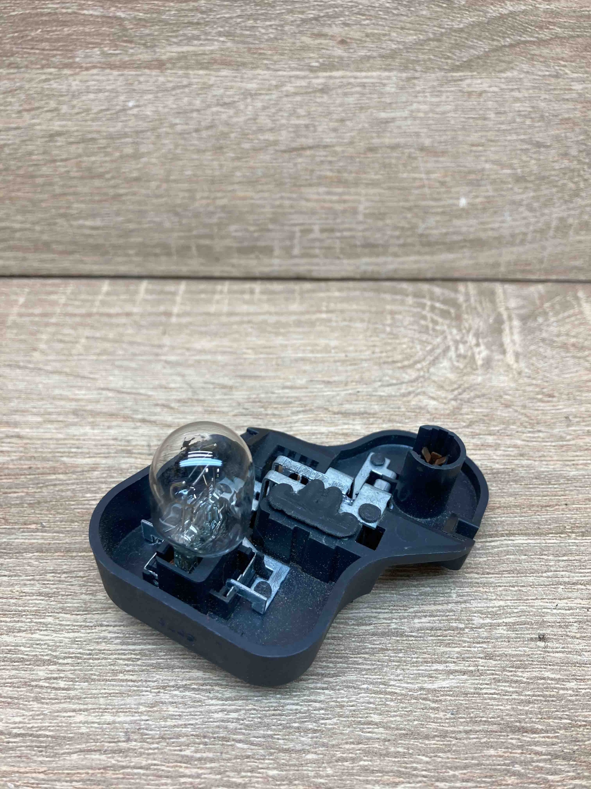 5K0945260 167975 02 Hella Volkswagen Golf 6 Bulb Socket Holder 