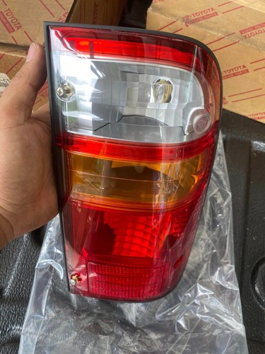 TOYOTA Hilux Tiger D4D LN147 167 MK4 MK5 Taillight Rear Lamp RH SIDE Genuine OEM - Picture 2 of 9