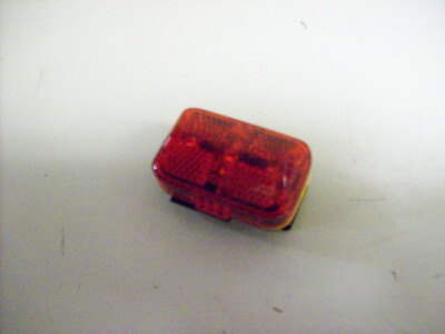 Red Flashing Cue Lite Clip On Bicycle Light - By Vista Lite - needs 2 AAA batt.