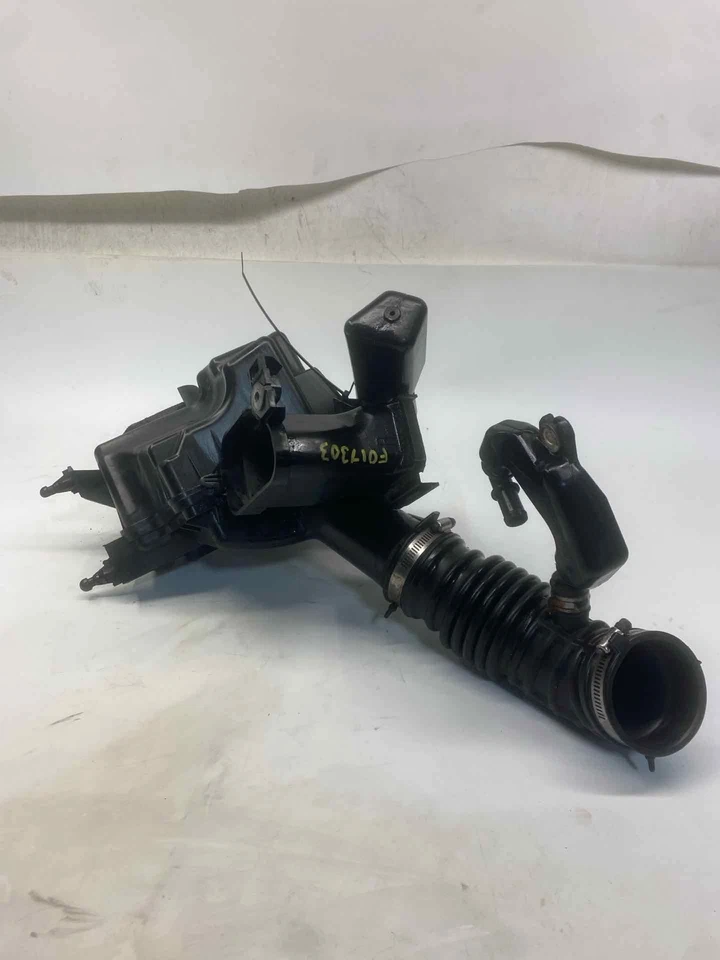 Conjunto de limpador de ar direito usado serve: 2009 Infiniti G37 VQ35HR até 12/09 direita - Imagem 3 de 4