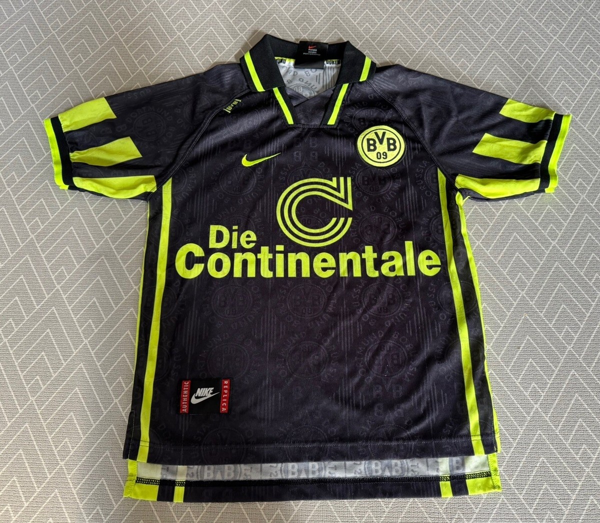 Borussia Dortmund away 1996-97 L ドルトムント Vintage Borussia Dortmund 1996 1997 Away Jersey Trikot