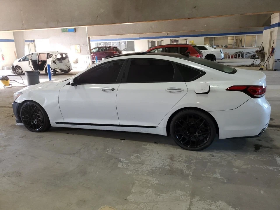 2015 Hyundai Genesis Rear View Mirror Automatic Dimming Used 92K Miles - Image 2 of 4