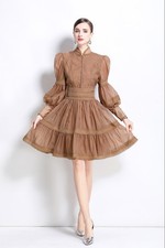 Vestido Corto Boho Chic De Satén Suave Y Encaje Marrón GIPSY 34909