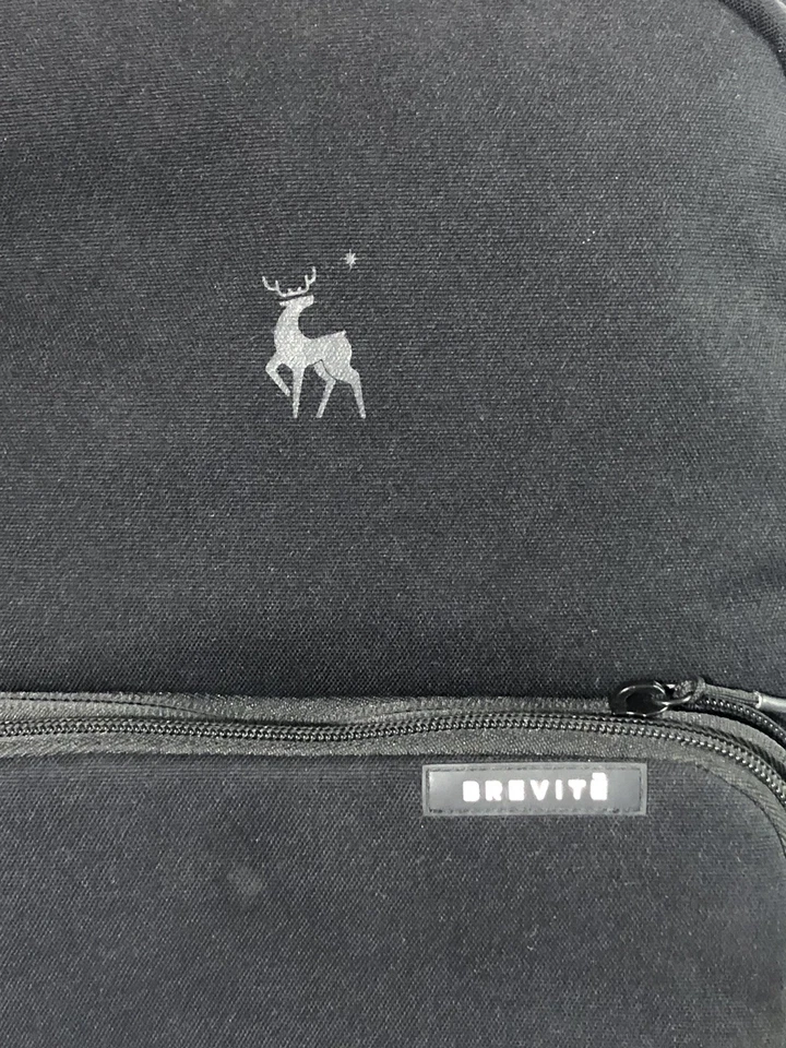 Mochila para computadora portátil Brevite The Jumper triple ciervo negro con inserciones Foto 2 de 4