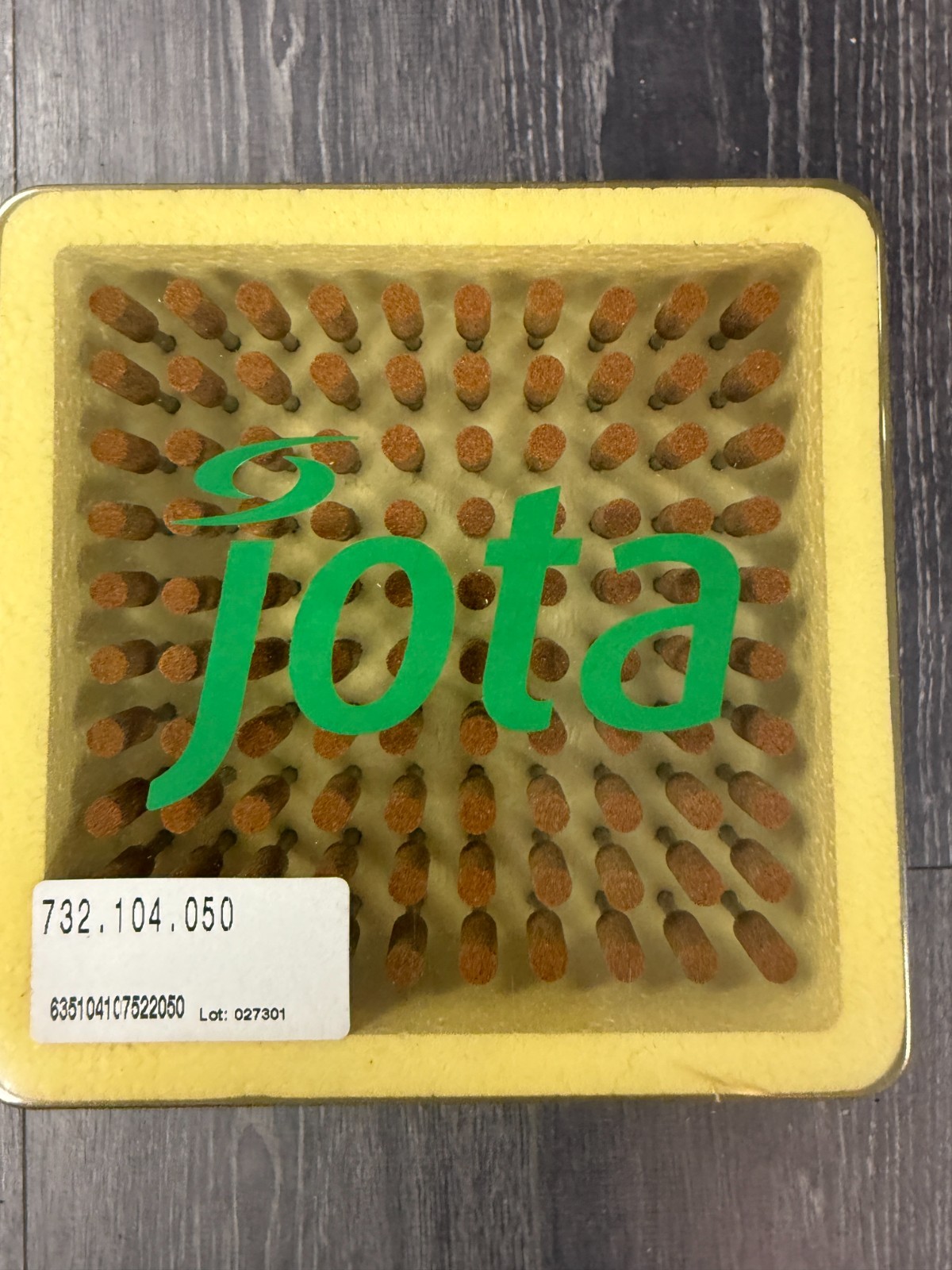 Polissoir dentaire 732.104.050 de forme flamme Jota Swiss boîte de 100 pièces
