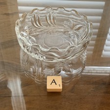 Vintage Italian Glass Berry/Bonbon Dish Scalloped Edge Leaf/Floral Design Bowl