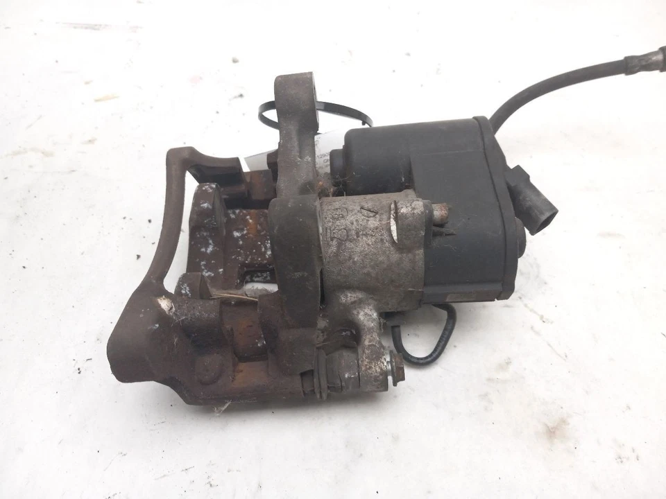 PINZA DE CONDUCTOR TRASERO para VOLKSWAGEN CC 2009 - 2018 OEM Foto 3 de 4